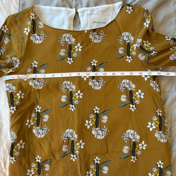 Amour Vert 100% silk dress size medium mustard gold mini with floral design - Picture 8 of 10